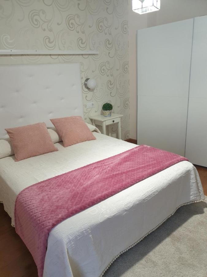Apartamento Cine Colon Ribadeo Extérieur photo