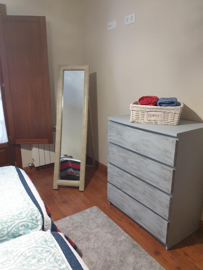 Apartamento Cine Colon Ribadeo Extérieur photo