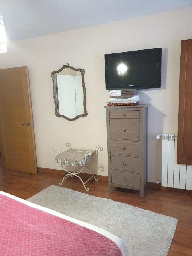 Apartamento Cine Colon Ribadeo Extérieur photo