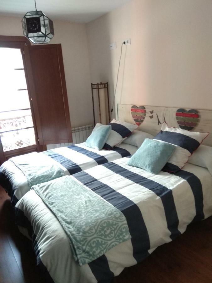 Apartamento Cine Colon Ribadeo Extérieur photo