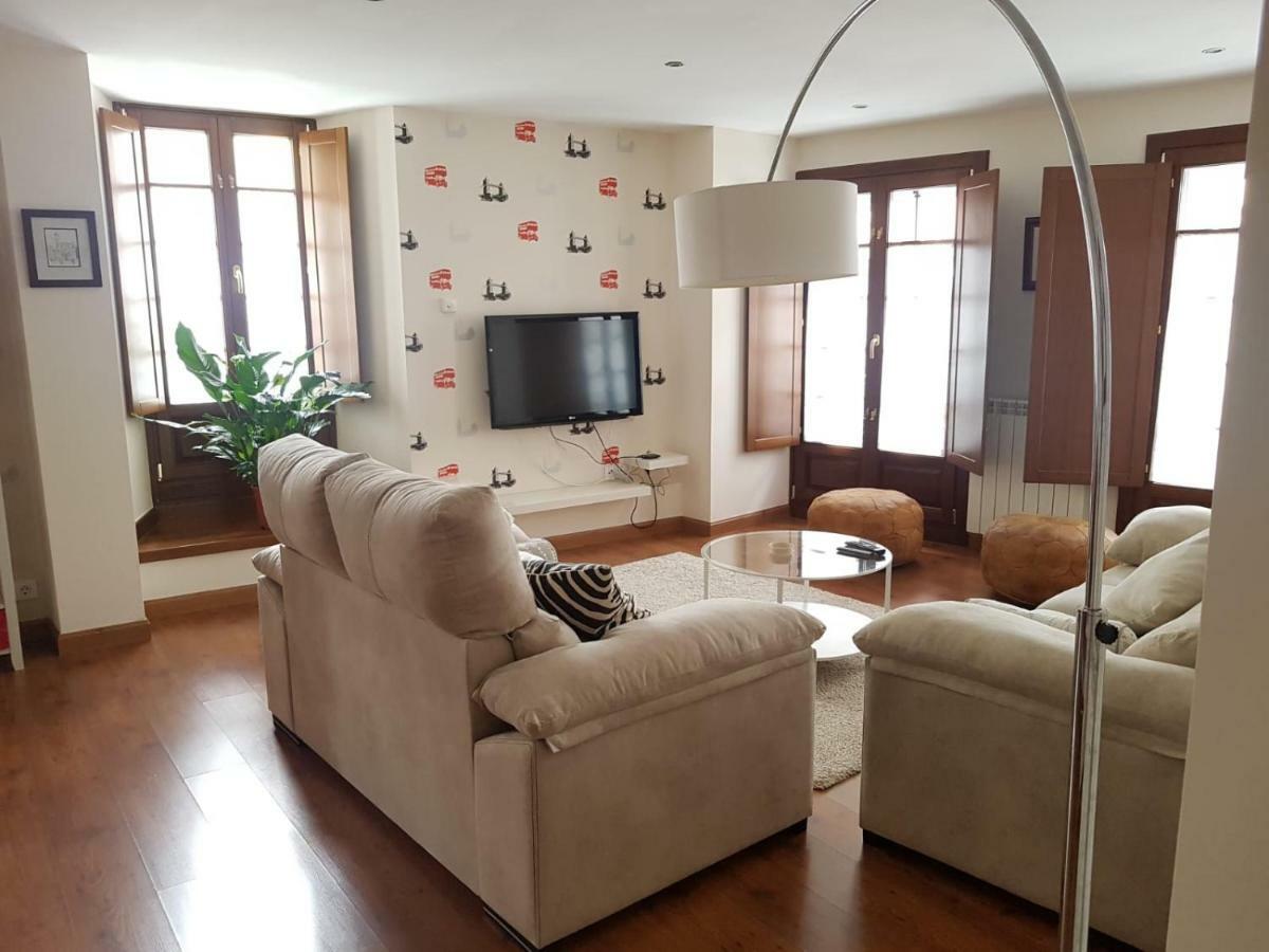 Apartamento Cine Colon Ribadeo Extérieur photo