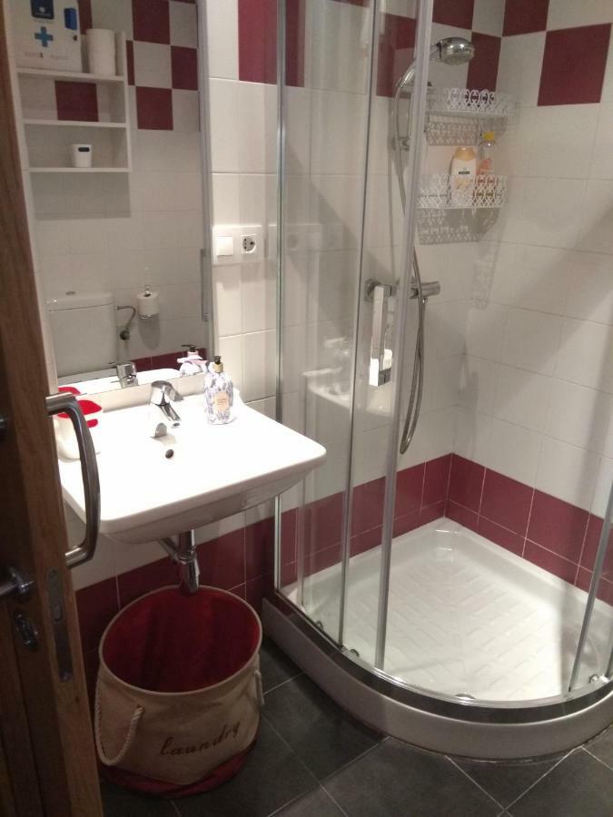 Apartamento Cine Colon Ribadeo Extérieur photo
