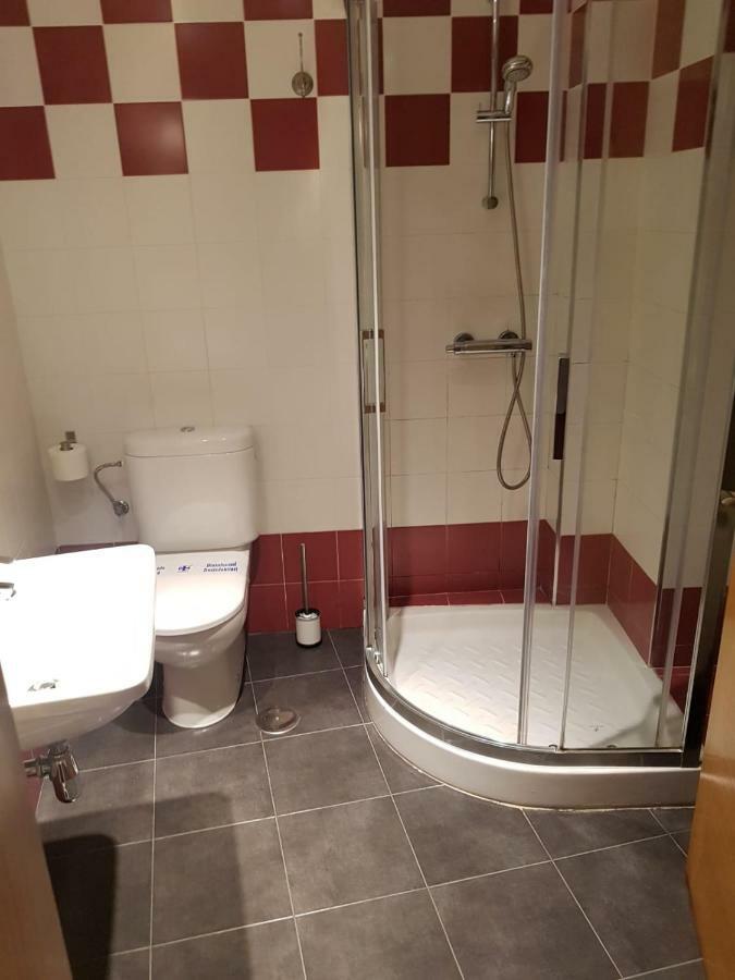 Apartamento Cine Colon Ribadeo Extérieur photo
