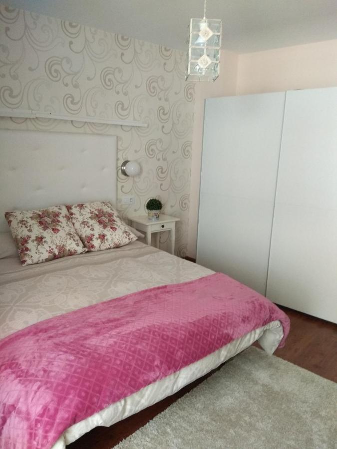 Apartamento Cine Colon Ribadeo Extérieur photo