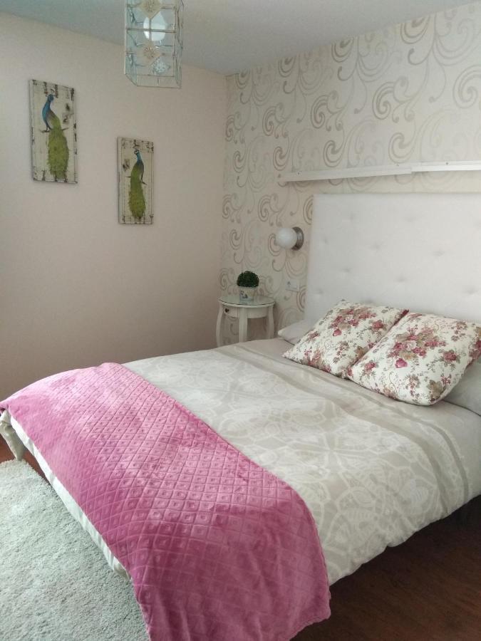 Apartamento Cine Colon Ribadeo Extérieur photo