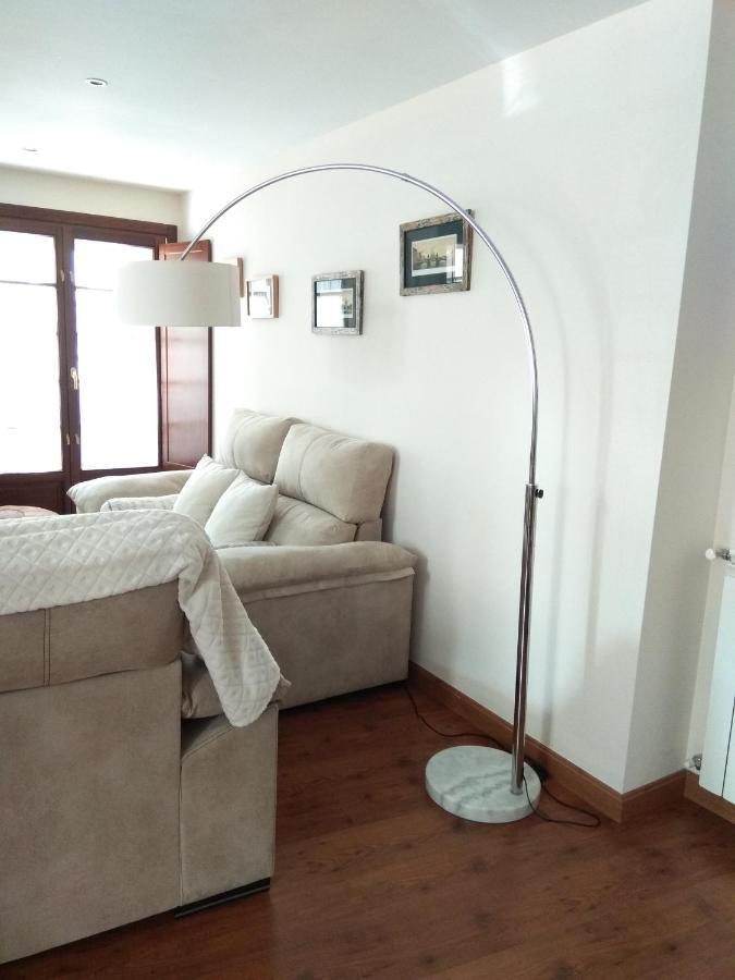 Apartamento Cine Colon Ribadeo Extérieur photo