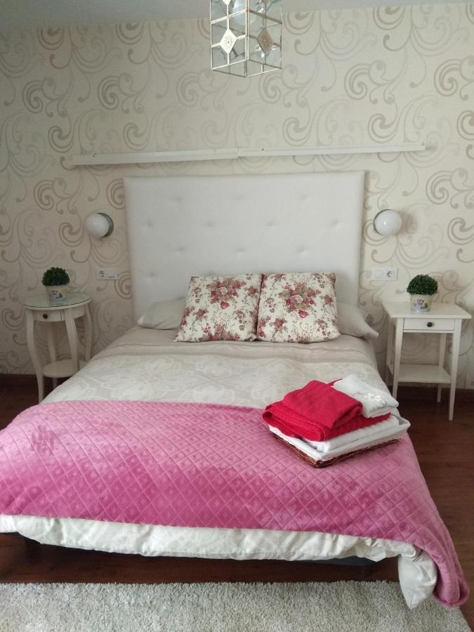Apartamento Cine Colon Ribadeo Extérieur photo