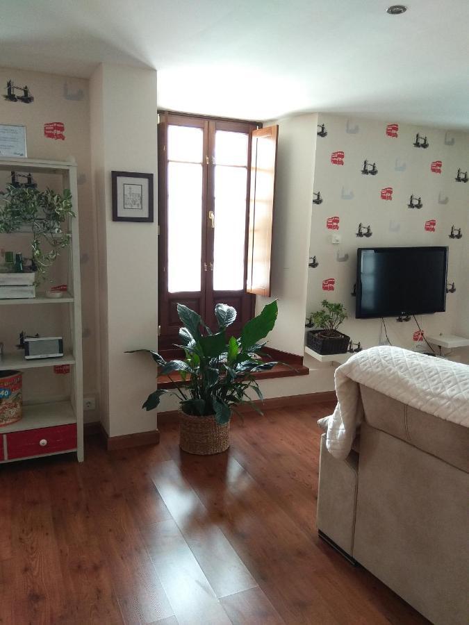 Apartamento Cine Colon Ribadeo Extérieur photo