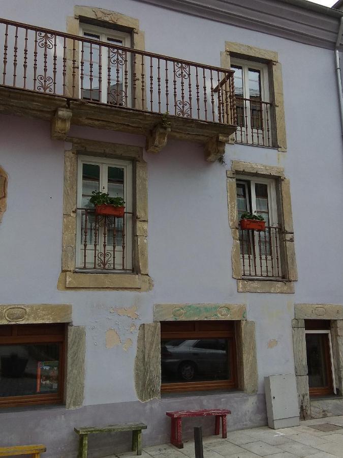 Apartamento Cine Colon Ribadeo Extérieur photo