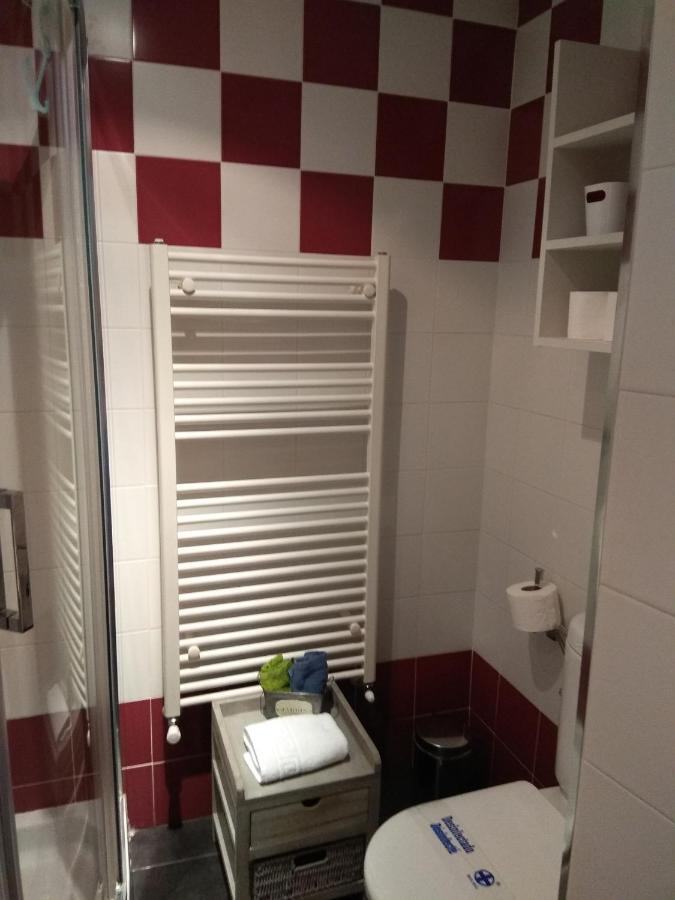 Apartamento Cine Colon Ribadeo Extérieur photo